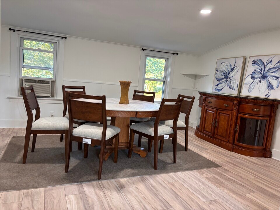 20 N Bridebrook Rd in East Lyme, CT - Building Photo