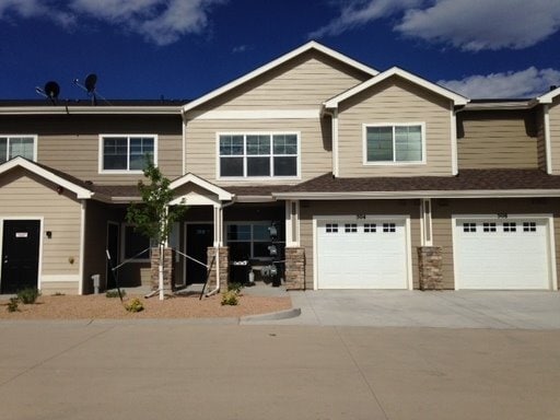 Wellington Village in Wellington, CO - Foto de edificio - Building Photo