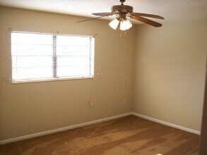 2705 NW 104th Ct in Gainesville, FL - Foto de edificio - Building Photo