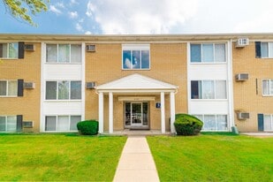 Cherry Hill Manor Apartments in Inkster, MI - Building Photo