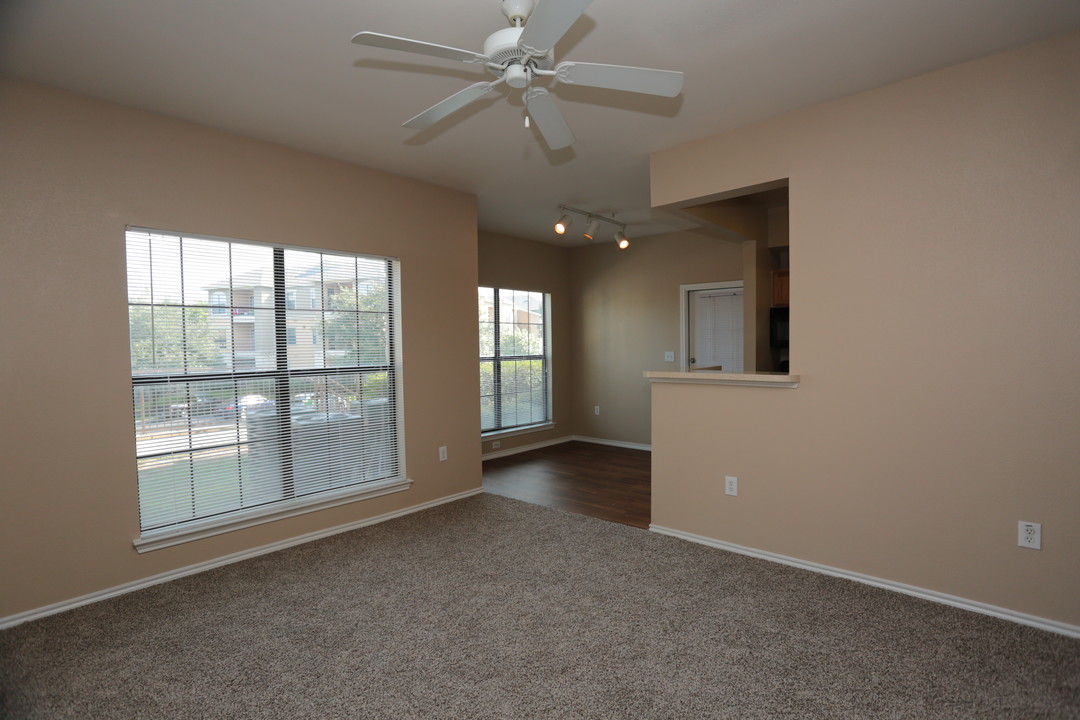 Stonehouse Apartment Homes Photo