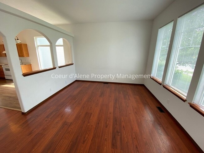 2541 W Apperson Dr in Coeur d'Alene, ID - Building Photo - Building Photo