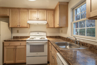 Pelham Townhomes in Pelham, NH - Building Photo - Interior Photo