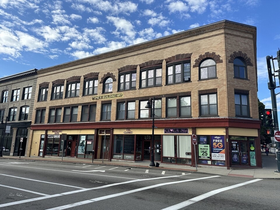 7 Main St in Brockton, MA - Building Photo