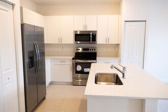 11833 NW 47th Manor in Coral Springs, FL - Building Photo - Building Photo