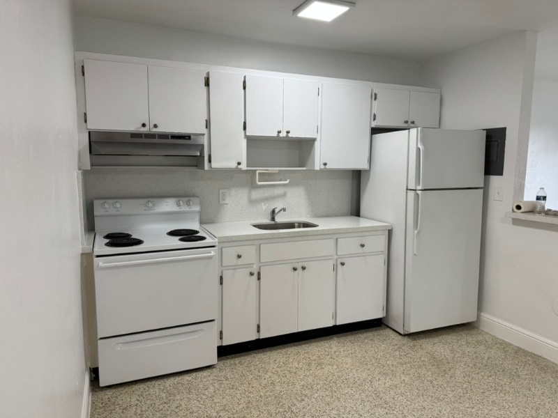 935 SW 71st Ave in Miami, FL - Building Photo