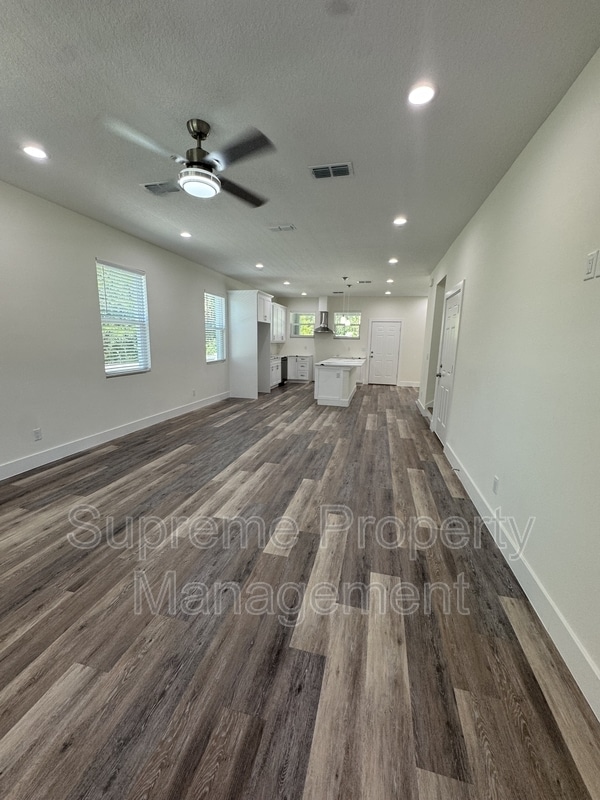 7004 Madison Ave in Tampa, FL - Building Photo - Building Photo