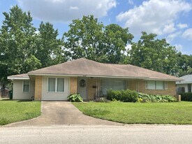 2114 Hewitt Dr in Houston, TX - Building Photo