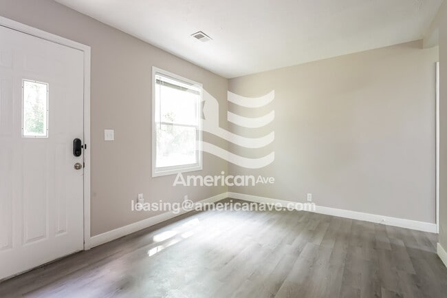 2005 N Elmer St in South Bend, IN - Foto de edificio - Building Photo