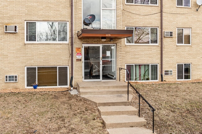 Minnehaha Apartments