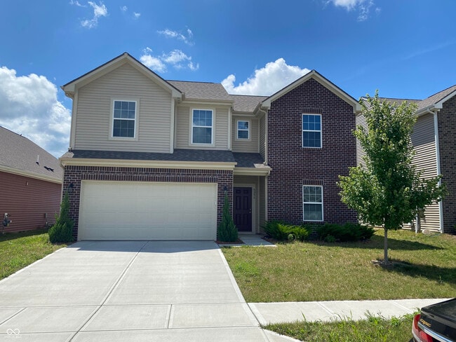 5296 Maywood Dr in Whitestown, IN - Building Photo - Building Photo