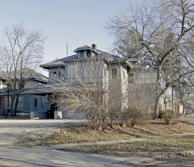 702 Salem Ave in Dayton, OH - Foto de edificio - Building Photo