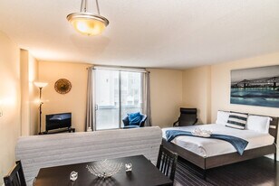 67 Rue Charlotte in Montréal, QC - Building Photo