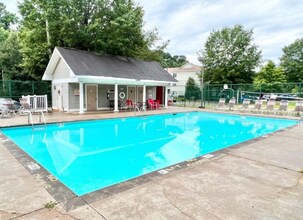 1230 University Ct-Unit -302 in Raleigh, NC - Building Photo - Building Photo