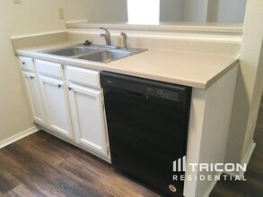 3913 Manzinita St in Fort Worth, TX - Building Photo - Building Photo