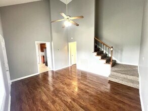 2432 Peachers Mill Rd in Clarksville, TN - Building Photo - Building Photo