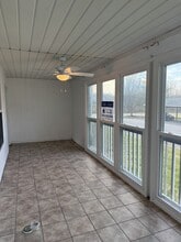 6826 N Olive St in Kansas City, MO - Foto de edificio - Building Photo