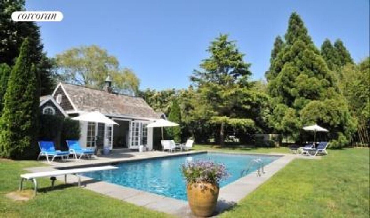 444 Hedges Ln in Sagaponack, NY - Building Photo