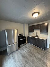 302 E Washington St in Momence, IL - Building Photo - Building Photo