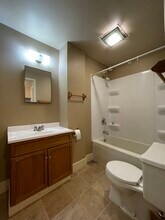 1023 E Grand Ave, Unit 1023 in Eau Claire, WI - Foto de edificio - Building Photo