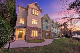 110 Garrison Walk in Roswell, GA - Building Photo - Building Photo