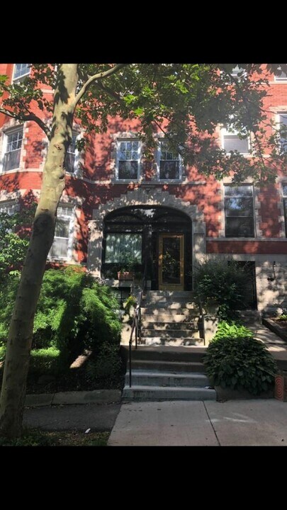 14 Claflin Rd in Brookline, MA - Building Photo