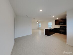 812 Odlozil Ln in Ennis, TX - Foto de edificio - Building Photo