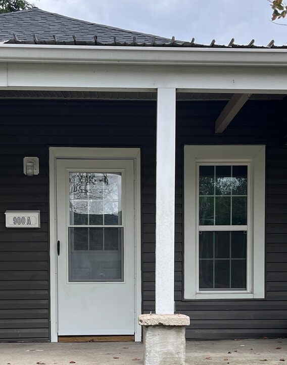 900 Elm St, Unit A in Benton, KY - Foto de edificio