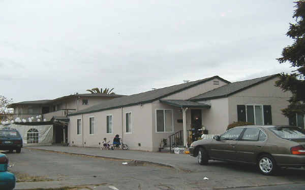 141 Lincoln Ave in Redwood City, CA - Building Photo - Building Photo