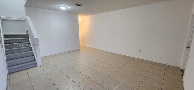 2318 SE 23rd Terrace in Homestead, FL - Building Photo - Building Photo