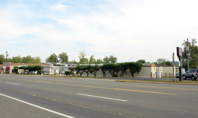 1-42 Brenda St in Milton, WV - Building Photo - Building Photo