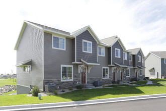 Wildflower Terrace North Townhomes in Sauk Rapids, MN - Building Photo - Building Photo