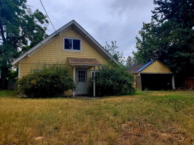 property at 3914 E 32nd Ave