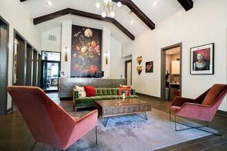 The Reserve at Walnut Creek in Austin, TX - Building Photo - Building Photo