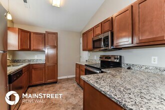 1942 Mare Ave, Unit 2303 in Indianapolis, IN - Foto de edificio - Building Photo