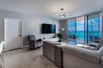 16699 Collins Ave, Unit 1203 in Sunny Isles Beach, FL - Building Photo - Building Photo