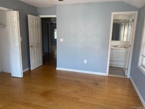 81-15 242nd St in Queens, NY - Building Photo - Building Photo