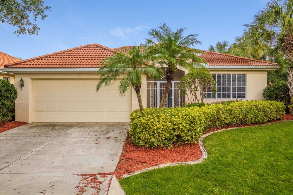 12847 Timber Ridge Dr in Ft. Myers, FL - Building Photo
