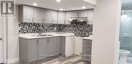 34 Interlacken Dr in Brampton, ON - Building Photo - Building Photo