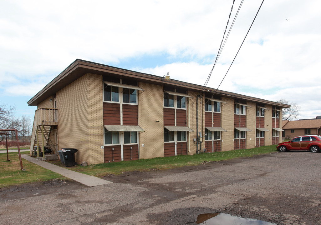 1926 E 2nd St in Superior, WI - Foto de edificio