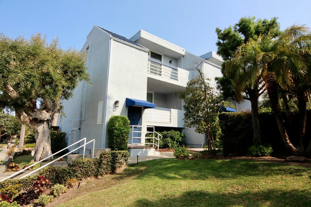800 N Juanita Ave in Redondo Beach, CA - Foto de edificio