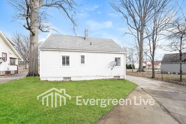 23200 Blackstone Ave in Euclid, OH - Building Photo - Building Photo