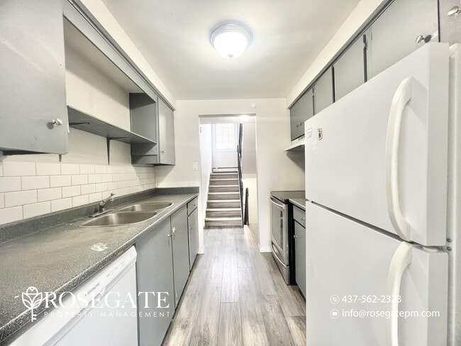 649 Albert St in Waterloo, ON - Building Photo - Building Photo