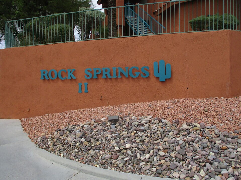 863 Mesquite Springs Dr in Mesquite, NV - Foto de edificio