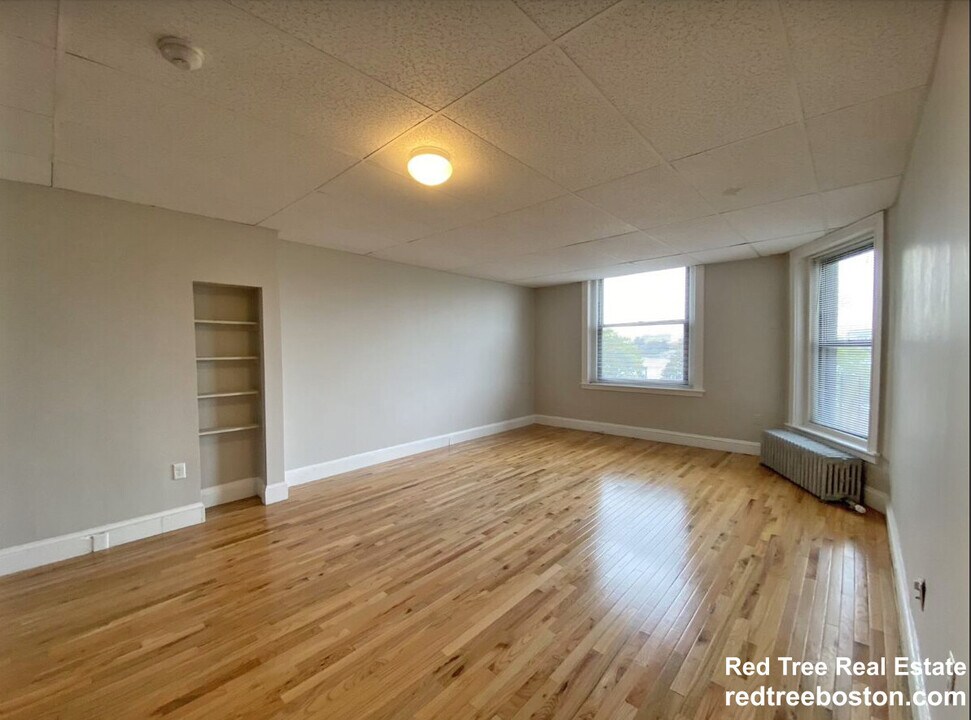 649 Washington St, Unit 2 in Boston, MA - Building Photo
