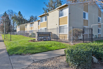 Ridgestone Apartments in Sacramento, CA - Building Photo - Building Photo