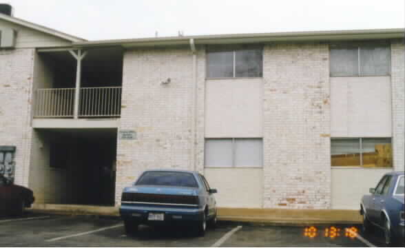 Spring Wind Apartments in Austin, TX - Building Photo - Building Photo