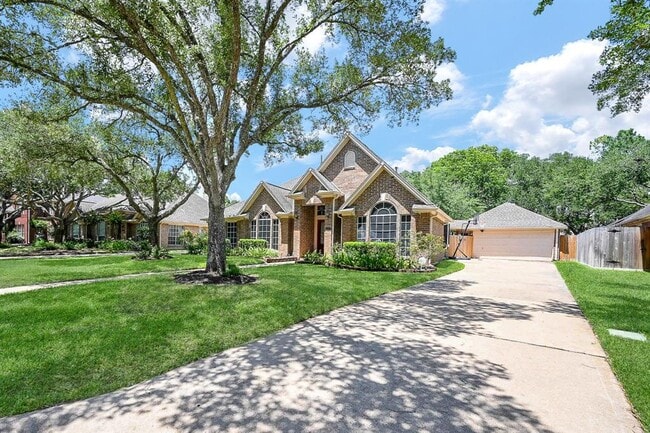1335 Remington Crest Dr in Houston, TX - Building Photo - Building Photo
