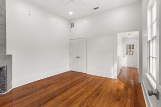 713 Valence St in New Orleans, LA - Foto de edificio - Building Photo