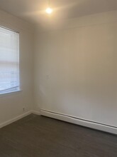 122 W 20th St in Bayonne, NJ - Building Photo - Building Photo